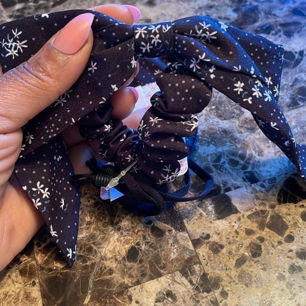 Free People Black Floral Mask And Bow - Picture 6 of 8